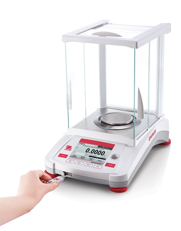 Analytical Balance with Glass External Walls