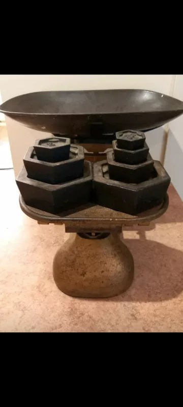 Vintage Counterbalance / Counterweight Weighing Machine