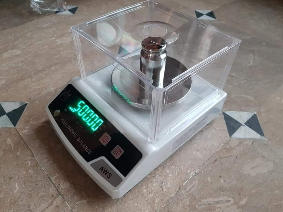 Digital Analytical Balance – 0–220 g