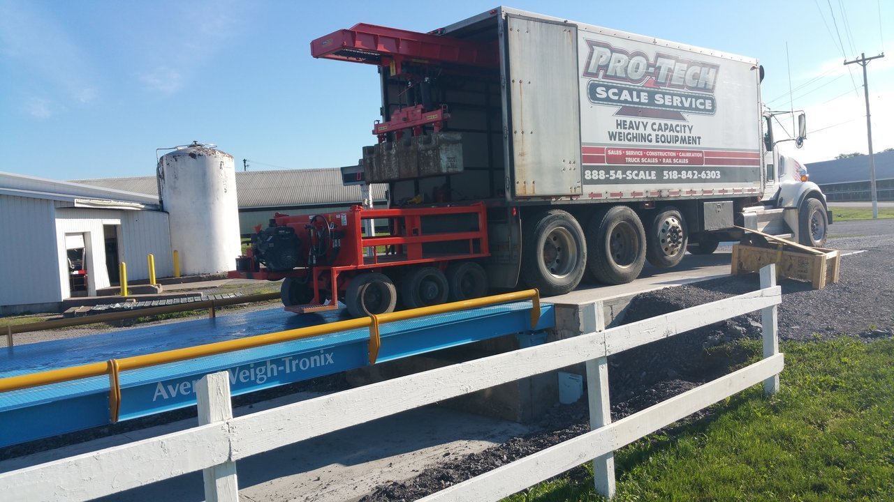 portable weighbridge with LED backlight to display weighing results for commercial Kampala