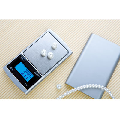 How to Calibrate and Maintain Your Mineral Jewelry Scale