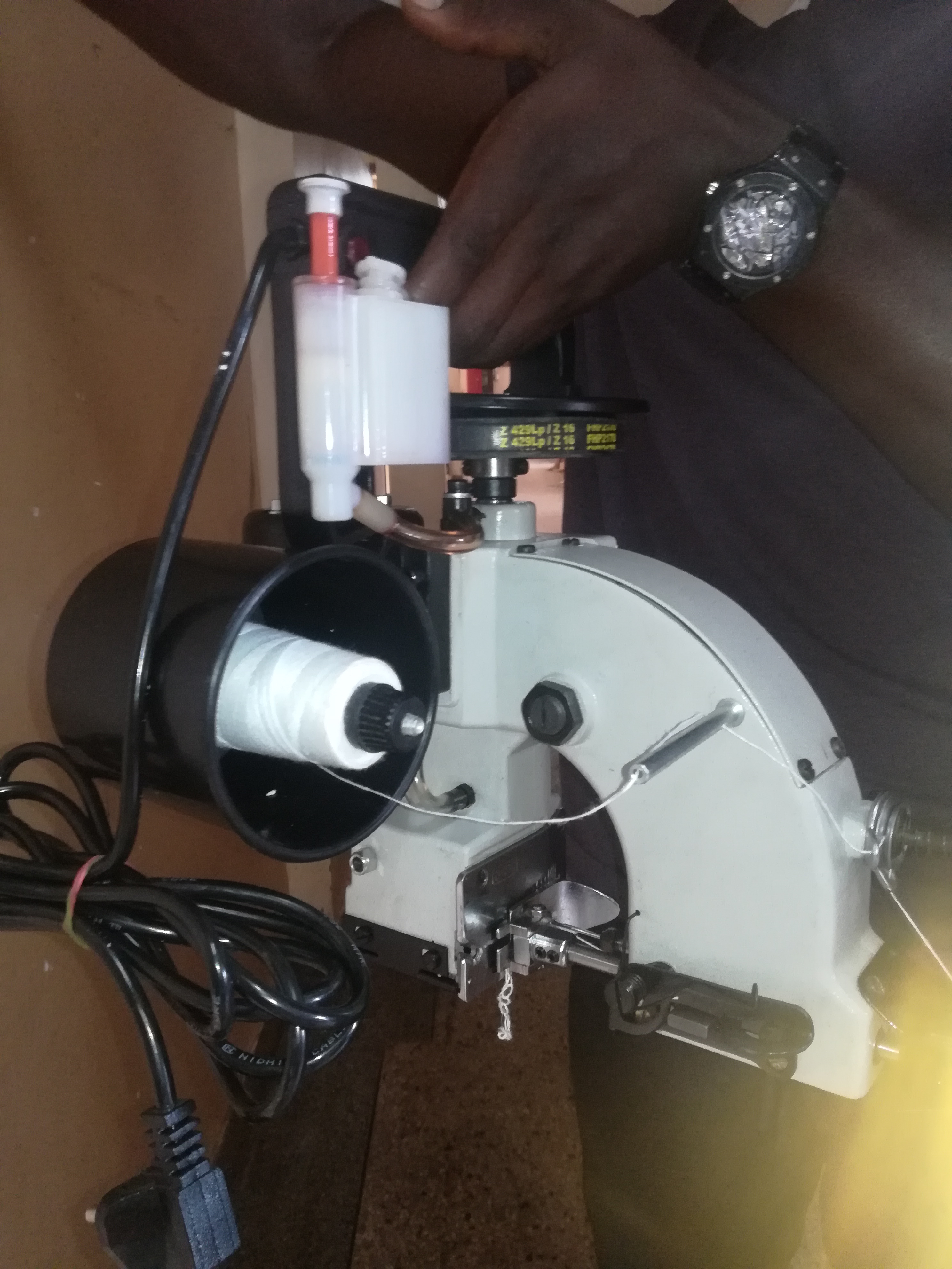 Thread Chainstitch Bag Closer Machine