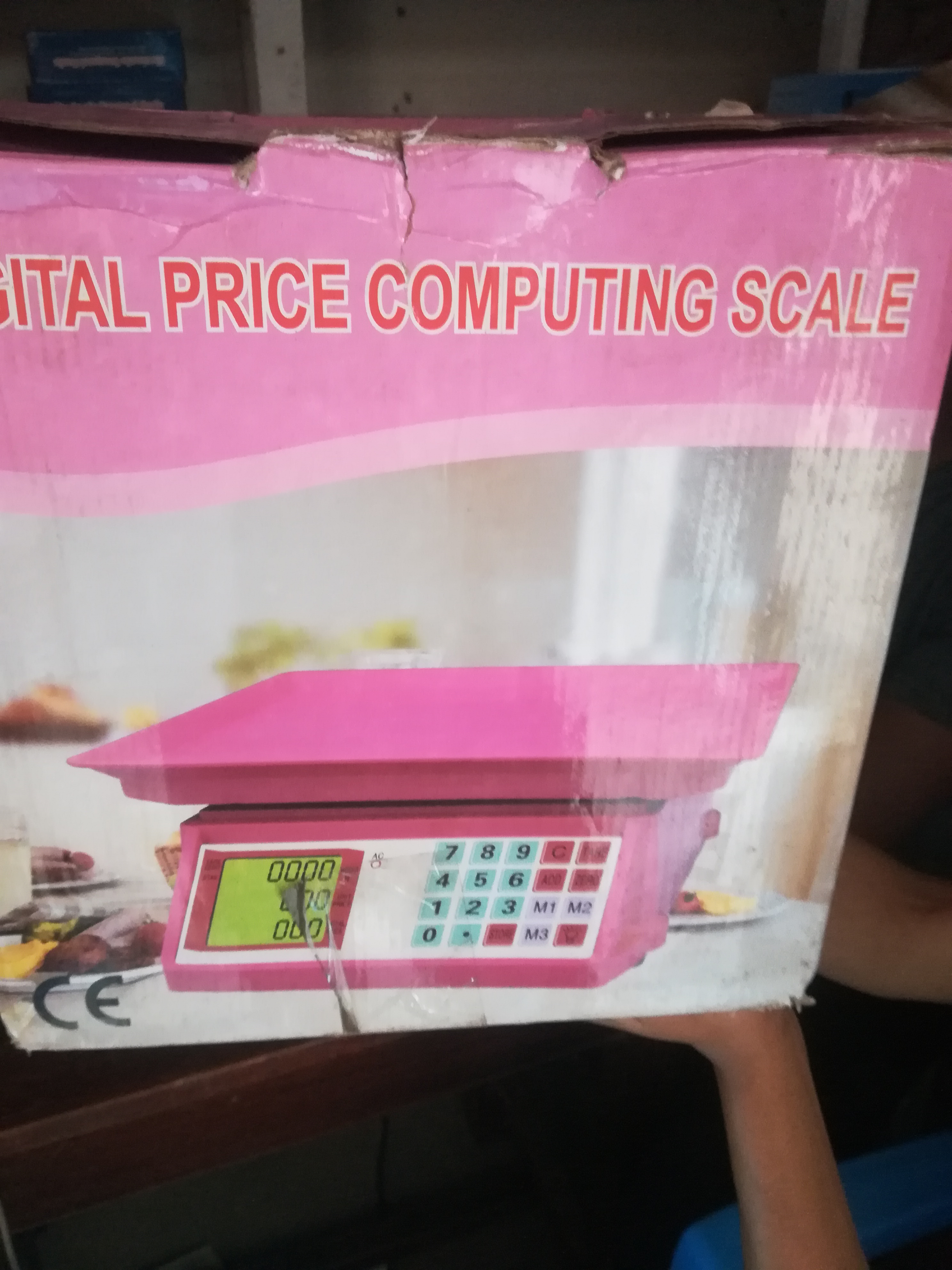Retail price computing scale with price calculating per quantity