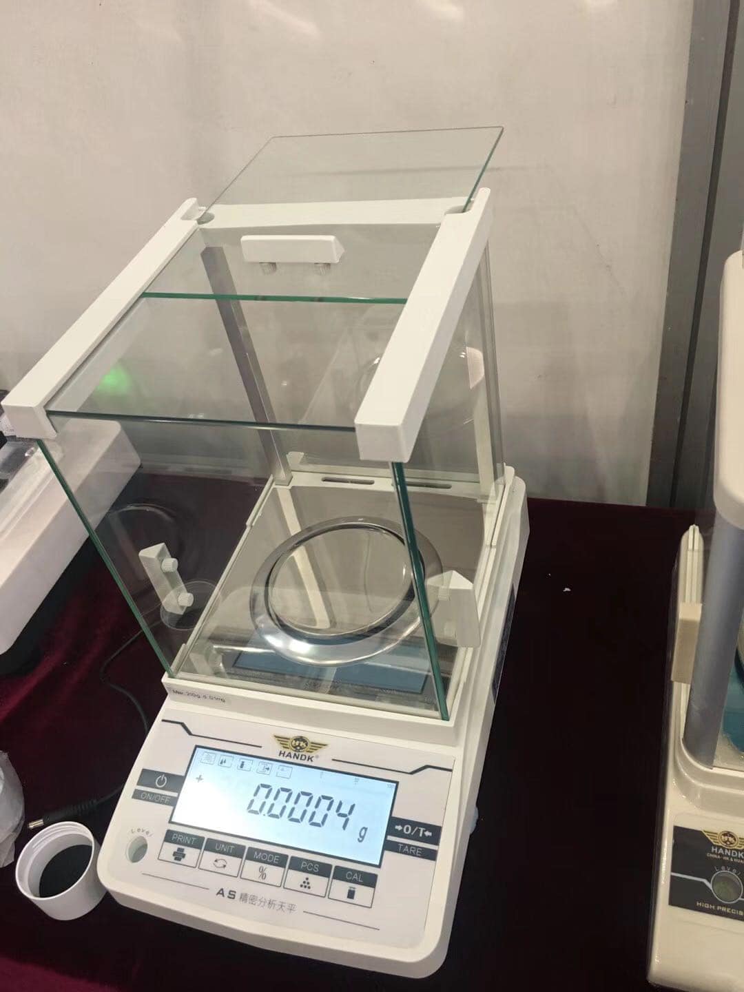electronic lab analytical counting scale