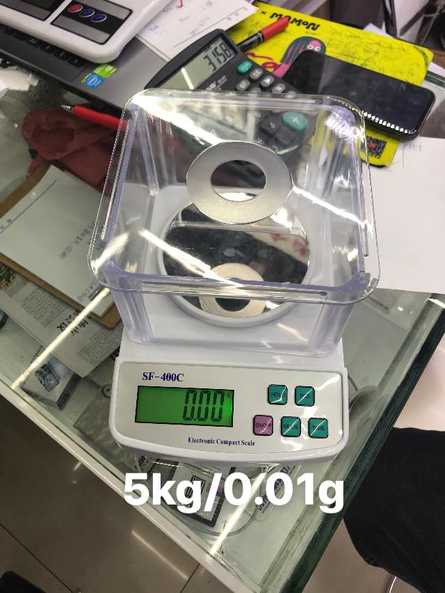 highly transparent glass analytical balance