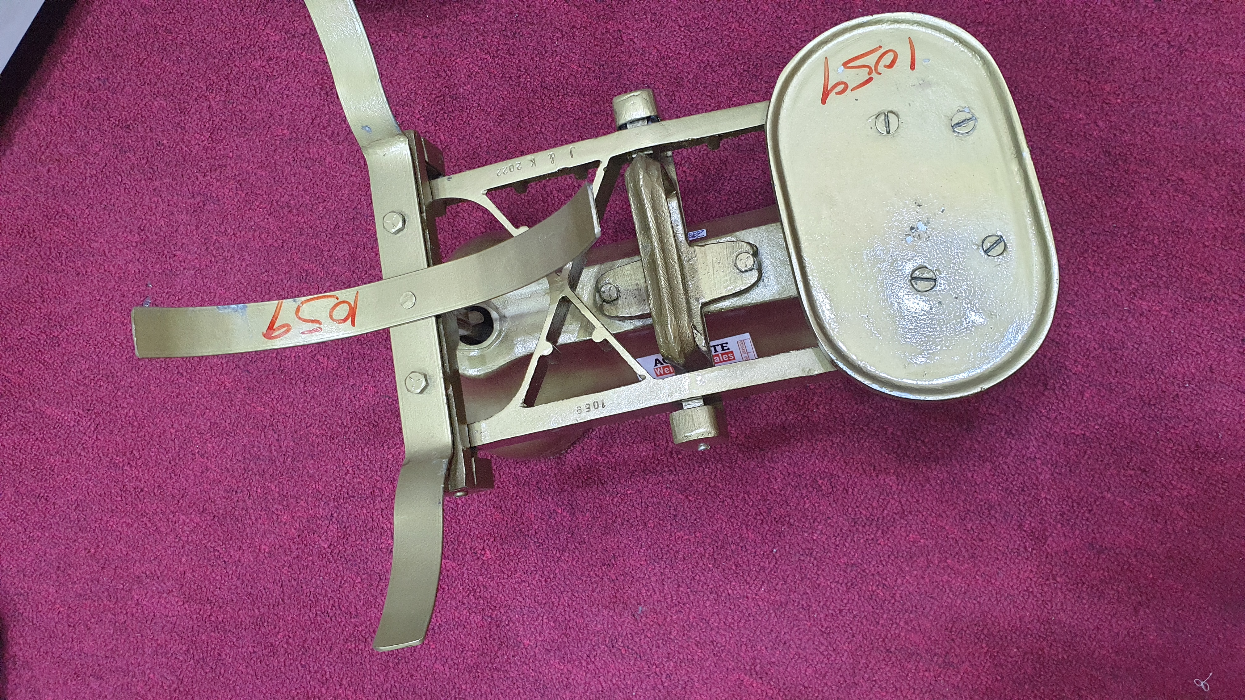 Applicable counter balance scale