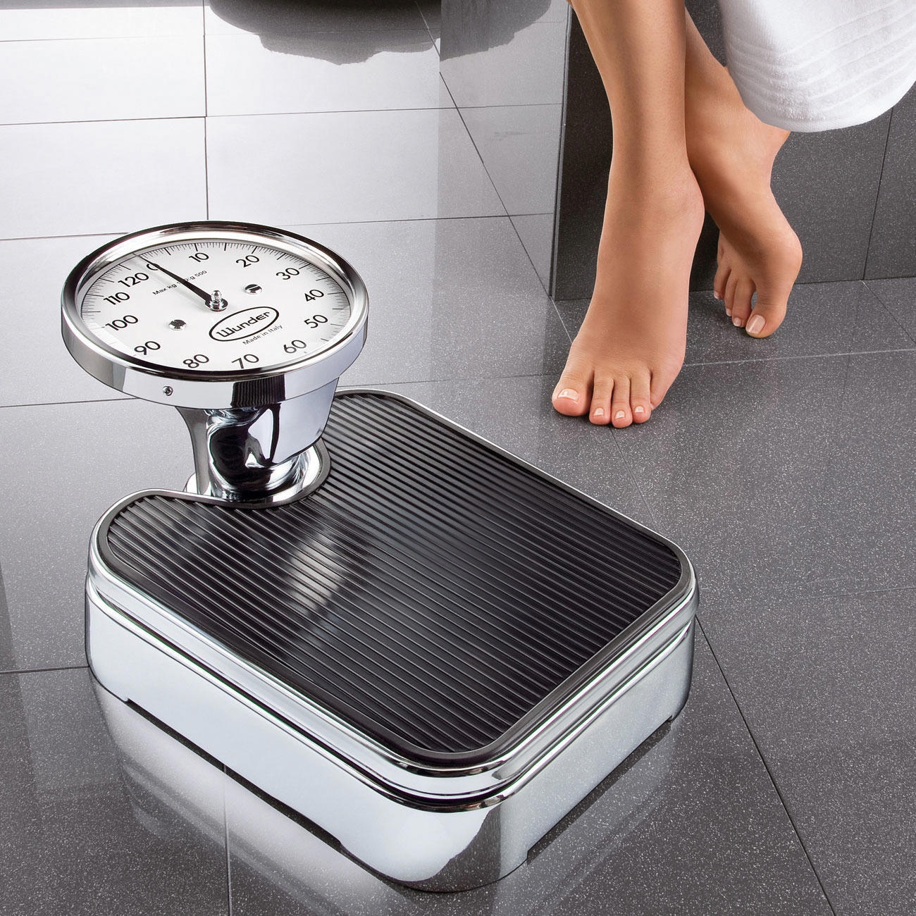 Extra-large analog bathroom scales