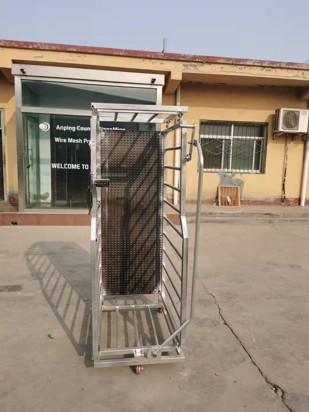 Rechargeable Battery Digital Veterinary Scale - Animal-Heavy-Duty weighing scale available in Kampala, Uganda