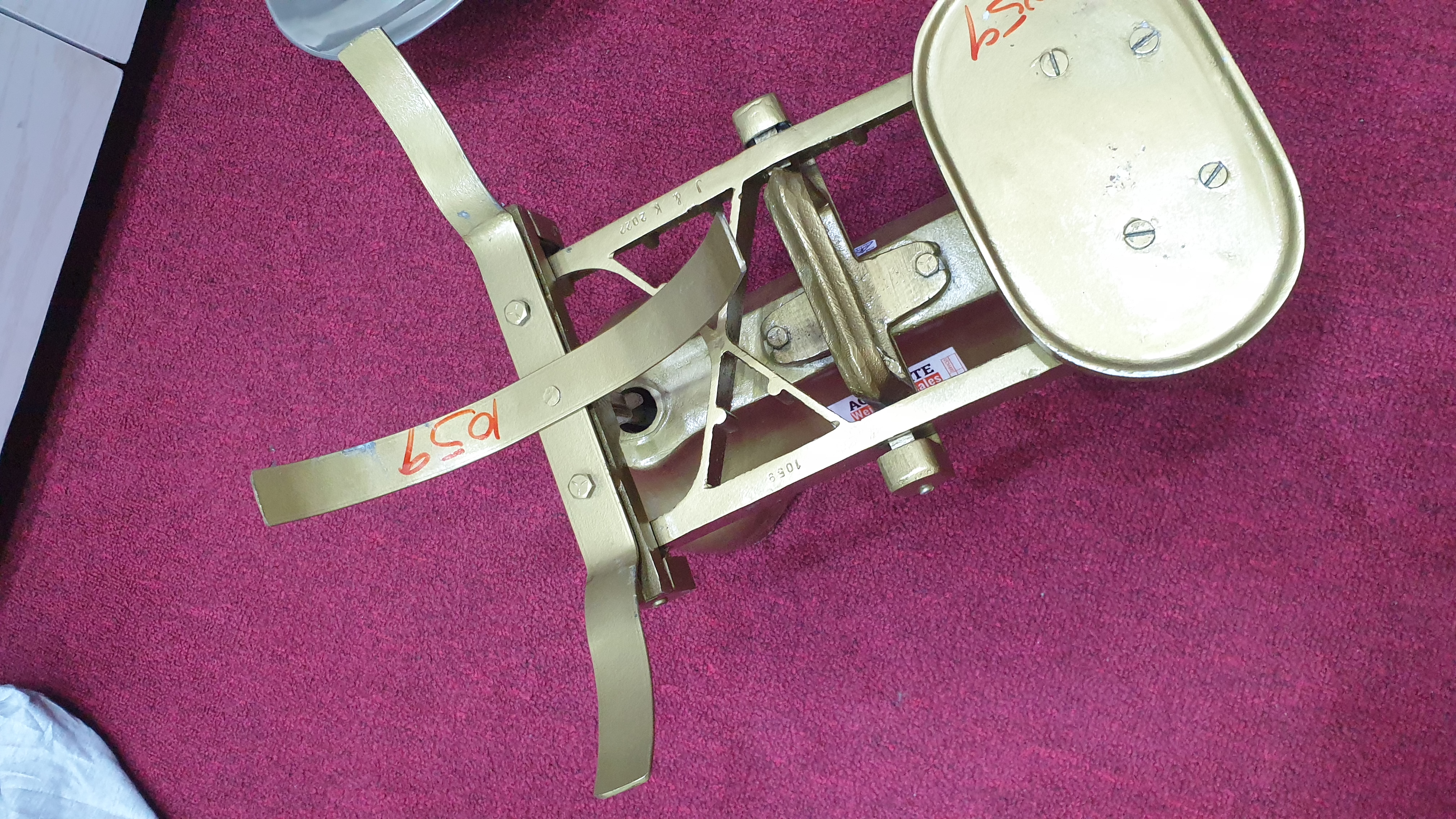 Mechanical Scales, Weight Scales, or Weighing Scale - Counter-Manual-Balance weighing scale available in Kampala, Uganda