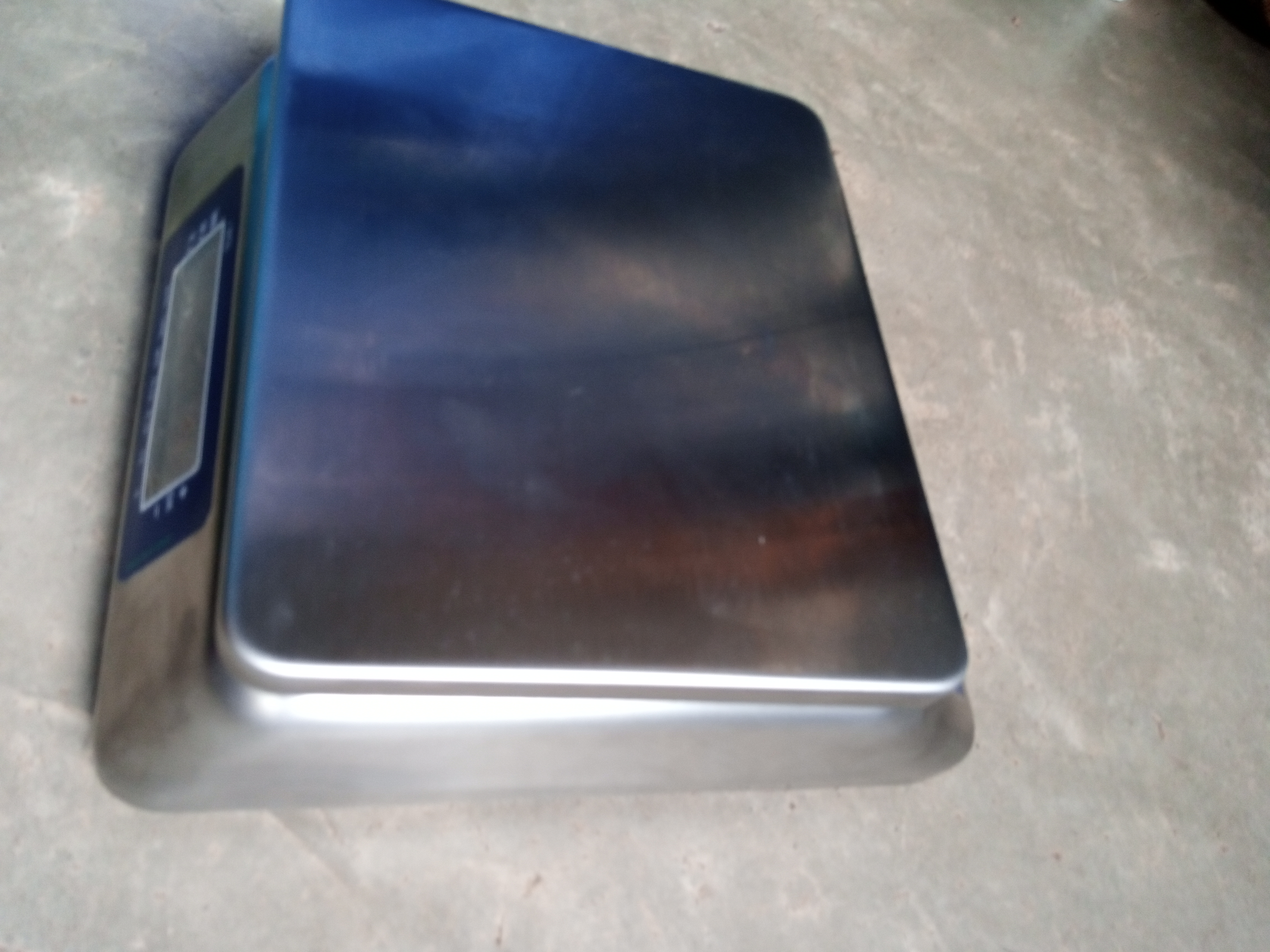 Adequate compact waterproof scales