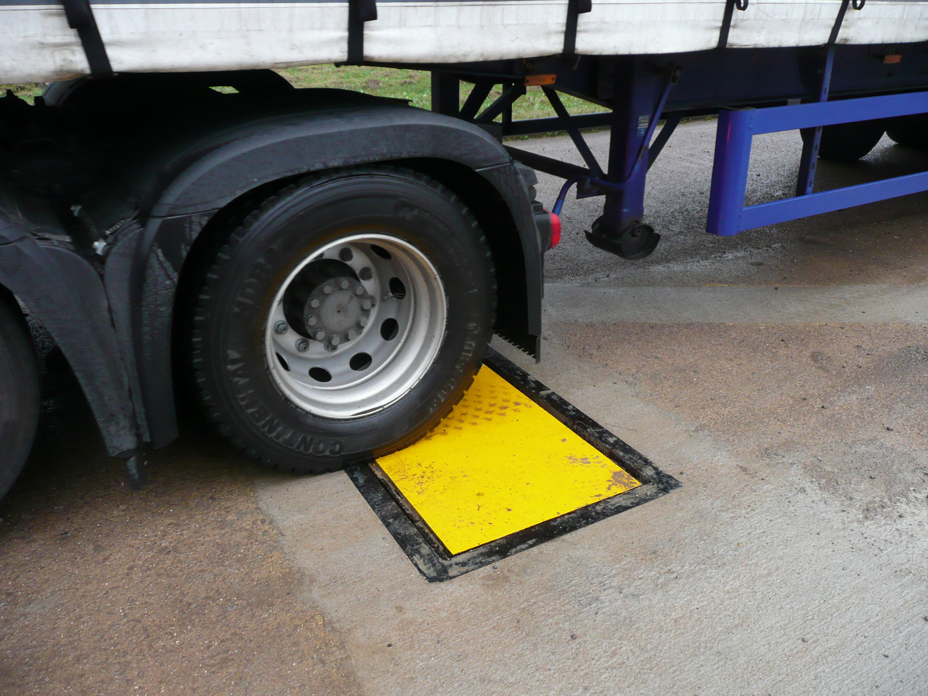40 Ton Bluetooth Truck Scale Pads with Indicator - Axle-Truck-Scales weighing scale available in Kampala, Uganda