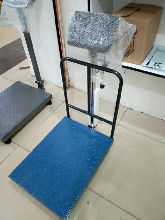 Medium-Capacity Weighing Scale