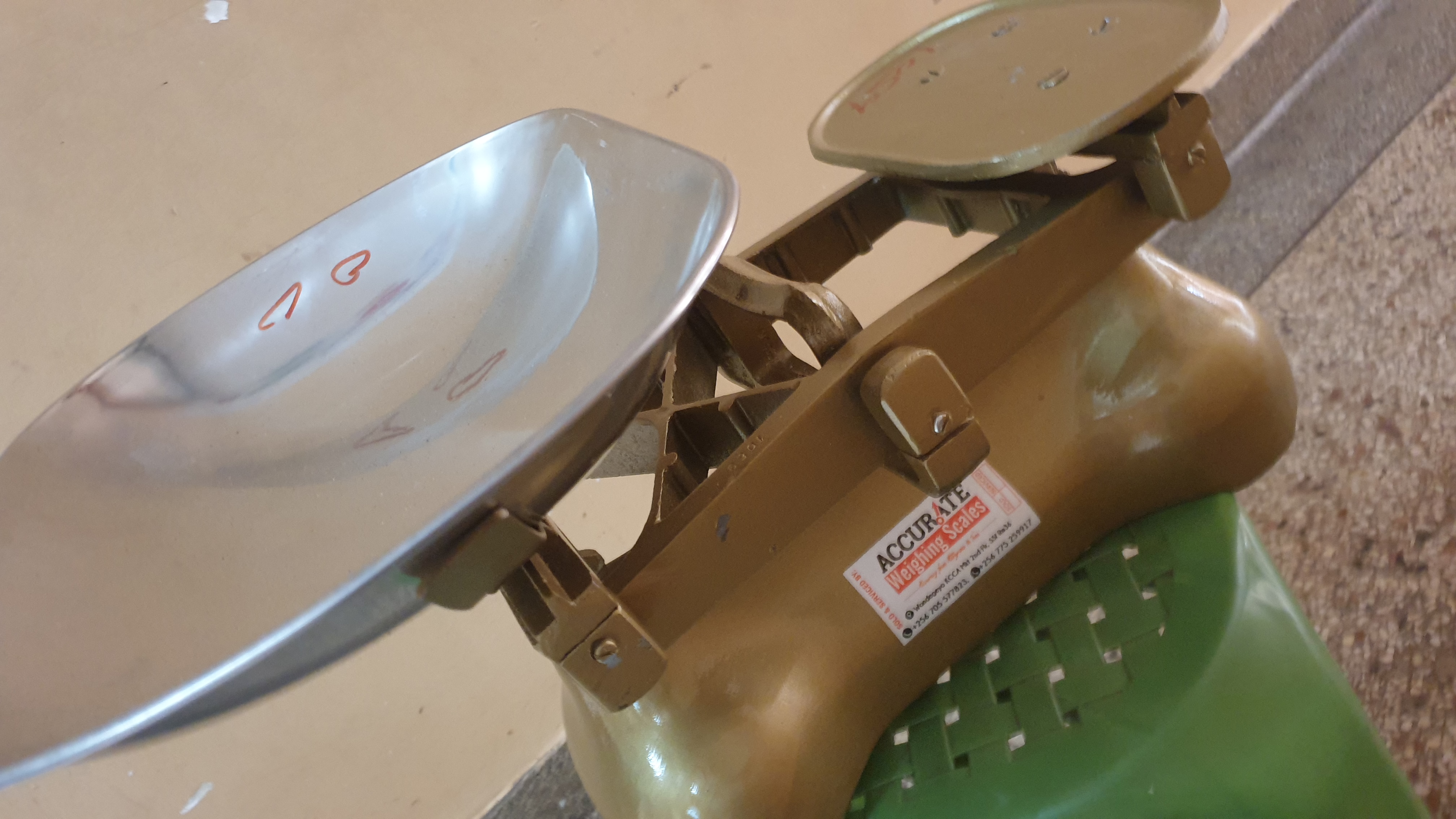 15000g Capacity commercial Weighing Scale – Wandegeya - Counter-Manual-Balance weighing scale available in Kampala, Uganda