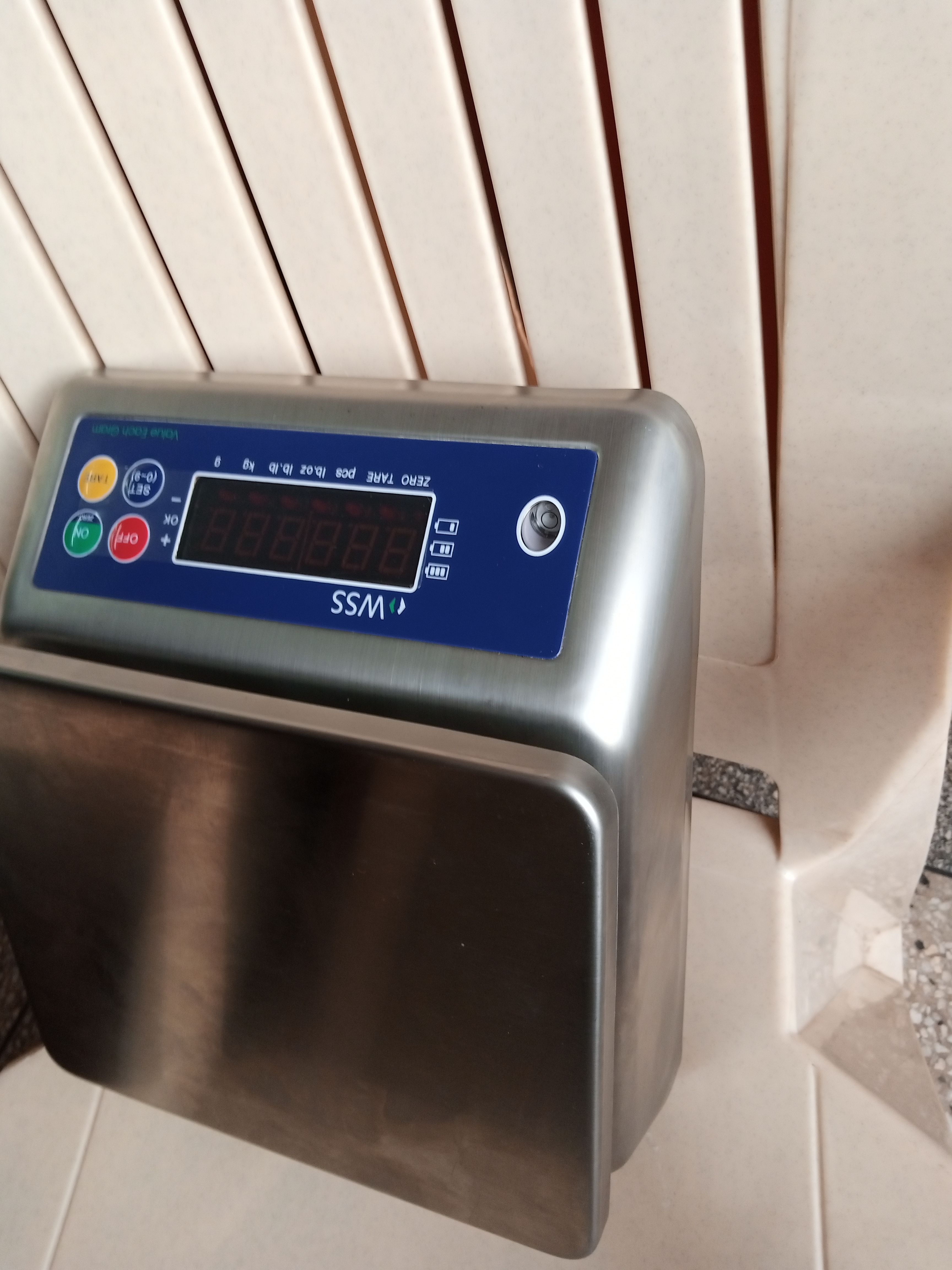Well-designed waterproof weighing scales