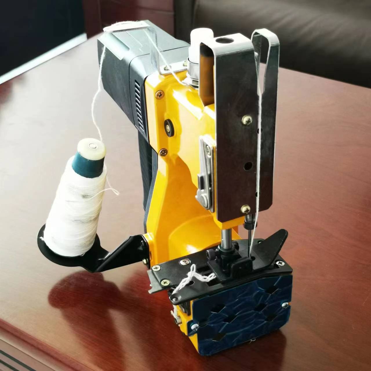 8mm Needle Gauge Electronic Stitching Bag Machine - view 2