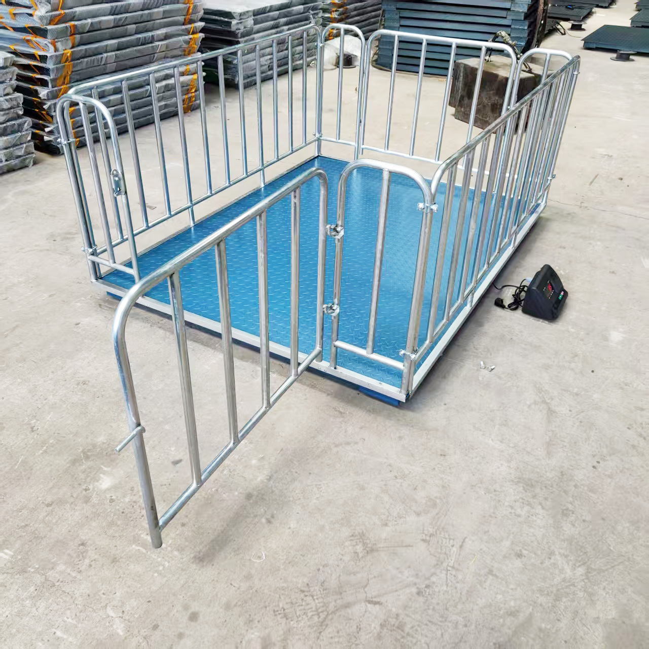 Piglet Weighing Crate – Precision Livestock Scale in Serere-district - view 2