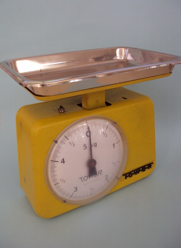 Hand Held Scale with 83x76mm dimensions for business Bombo road